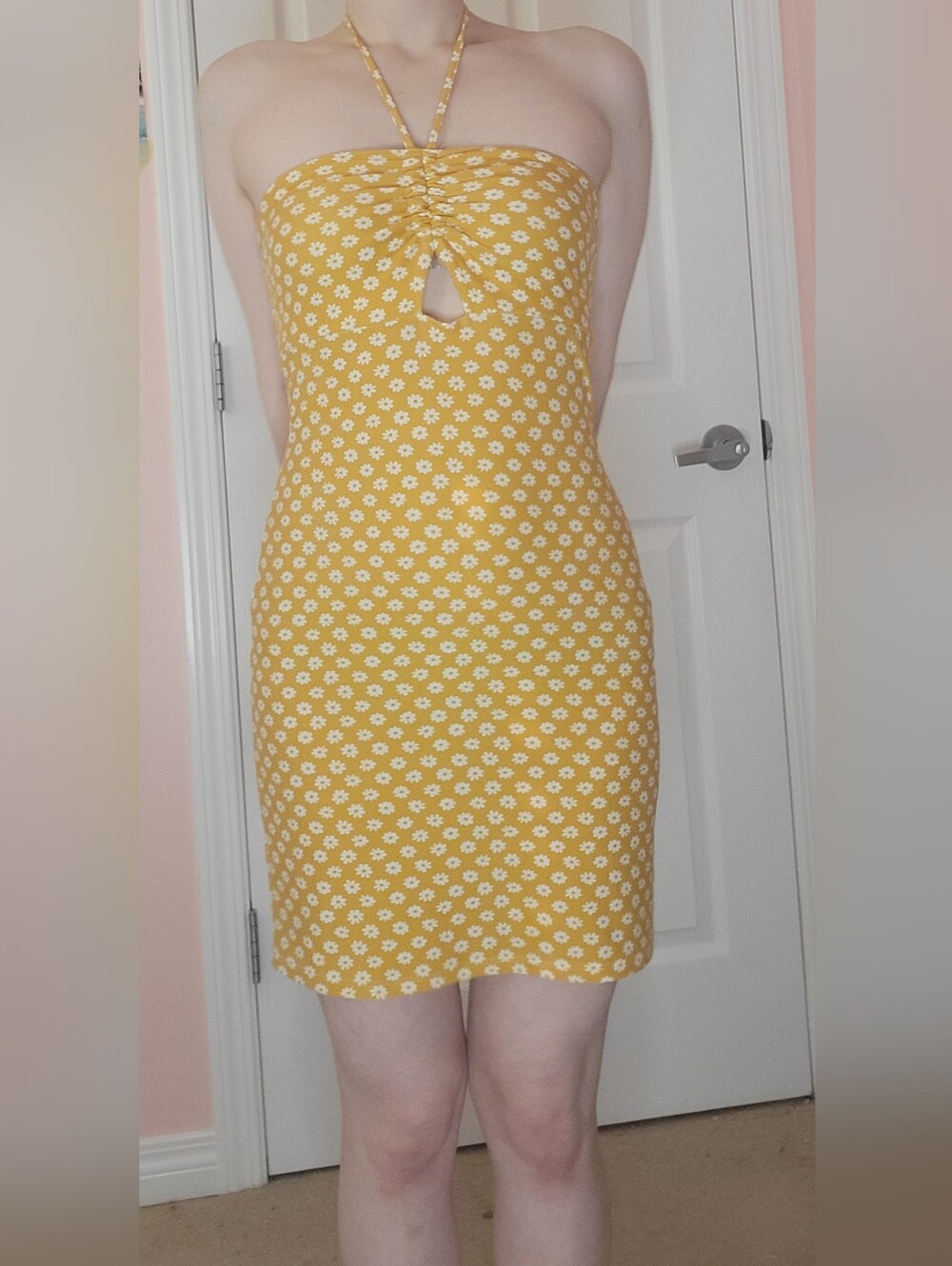 🌻Yellow Floral Halter Dress - Picture 2 of 10